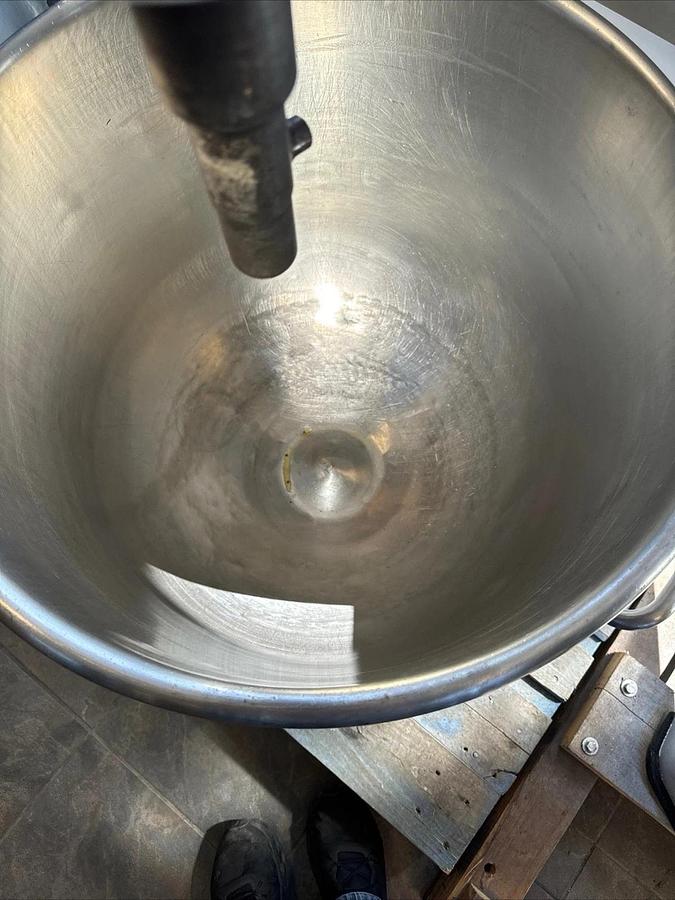 Used HOBART 140 Qt Mixer V 140 5HP 200V 3 Phase With Bowl Included BEAUTIFUL SHAPE!