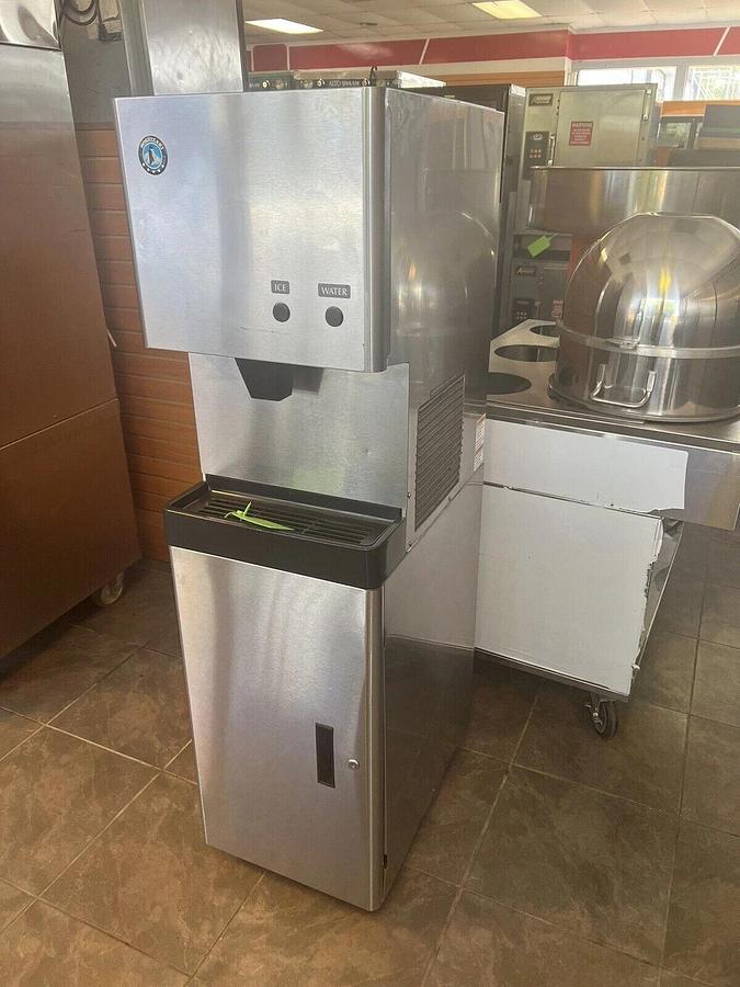 Used HOSHIZAKI MODEL DCM 270BAH NUGGET STYLE  ICE MAKER DISPENSER 115V NICE SHAPE!