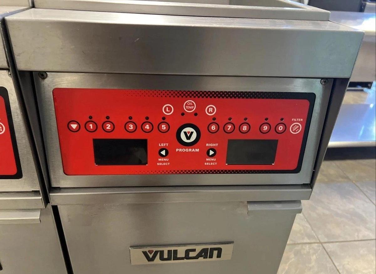 Used 2018 Vulcan Model 1 VK45C Natural Gas 2 Bay 50 Lbs Fryers W/Oil Filter VERY NICE