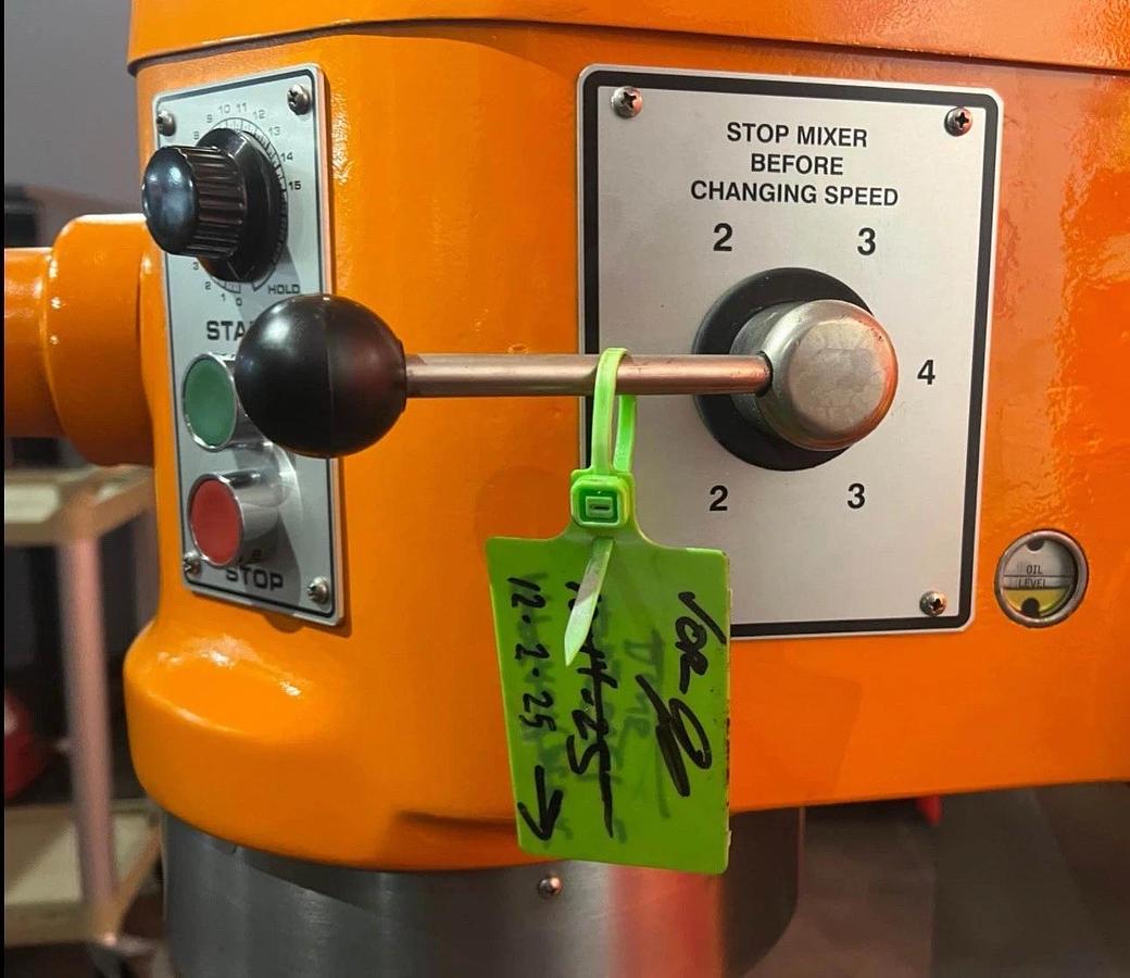 Used HOBART H600 60 Qt Mixer 1 HP 230V 1 Phase With Bowl & Hook BEAUTIFUL!
