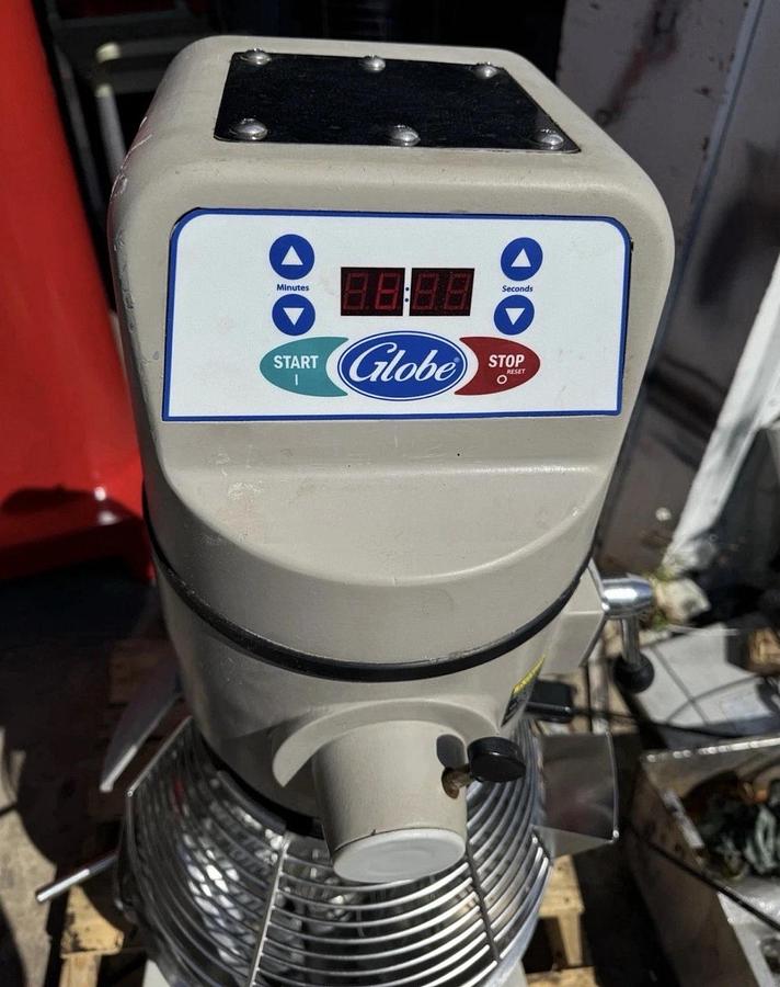 Used Globe 30 Qt Planetary Mixer SP30 Floor Model w/Guard & Standard Accessories NICE