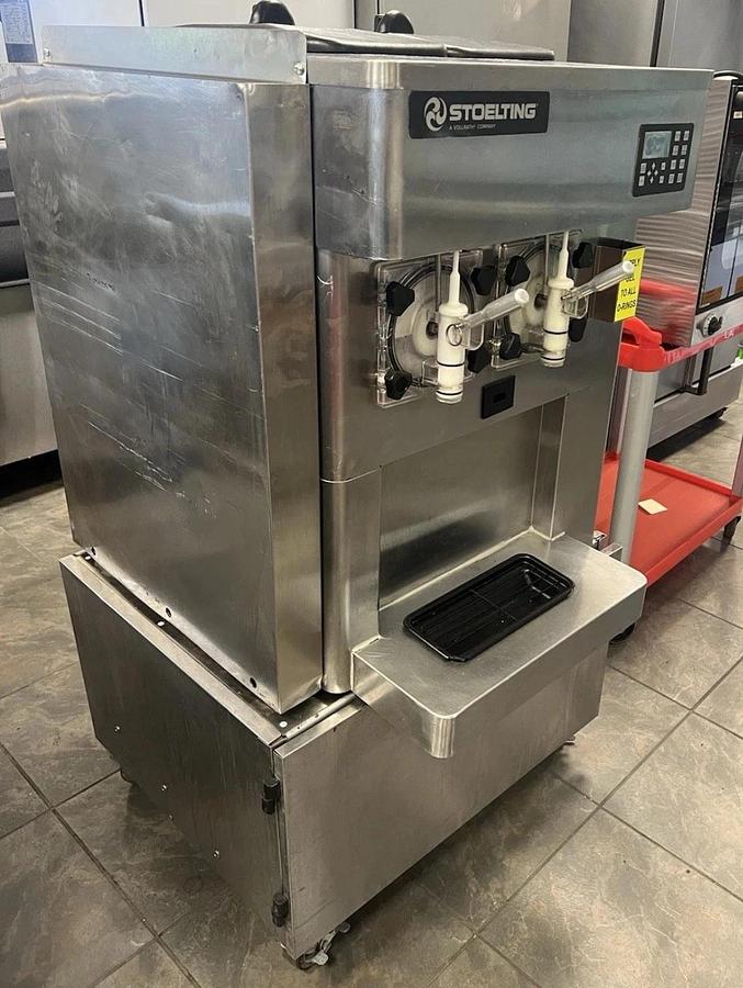 Used STOELTING E122-38I2 Frozen Beverage/Shake Machine 208-240V 1 Ph NICE SHAPE!