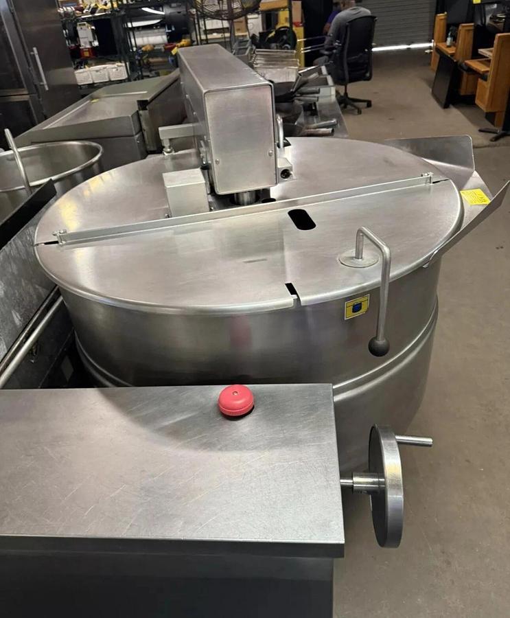 Refurbished Cleveland MKDL-125-T 125 Gallon Tilting 2/3 Steam Jacketed Direct Steam Kettle