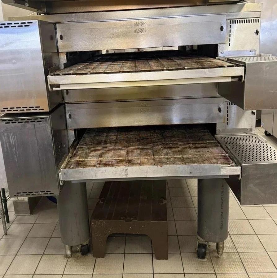 Used 2016 MIDDLEBY MARSHALL PS670G Touch Scree 32" Double Conveyor Pizza Oven Nice!