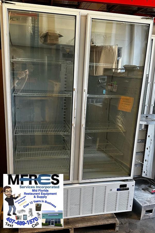 Used MASTER-BILT BLG-48HD 2 DOOR UPRIGHT GLASS REACH IN FREEZER 208-230V BEAUTIFUL!