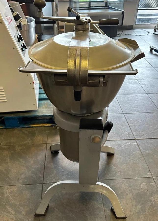 Used HOBART HCM300 VERTICAL CUTTER MIXER 230/460V 3 phase VERY NICE SHAPE!