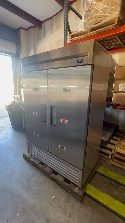 Used 2020 True T-49F-HC 54" Two Section Reach In Stainless Freezer NICE SHAPE!