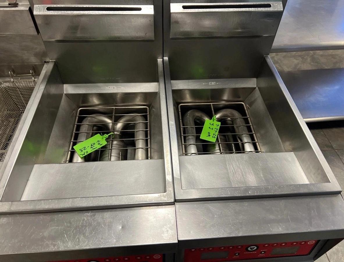 Used 2018 Vulcan Model 1 VK45C Natural Gas 2 Bay 50 Lbs Fryers W/Oil Filter VERY NICE