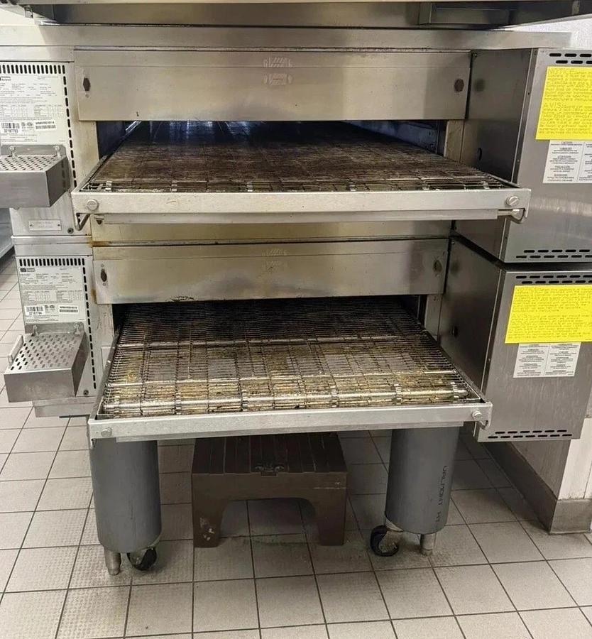 Used 2016 MIDDLEBY MARSHALL PS670G Touch Scree 32" Double Conveyor Pizza Oven Nice!