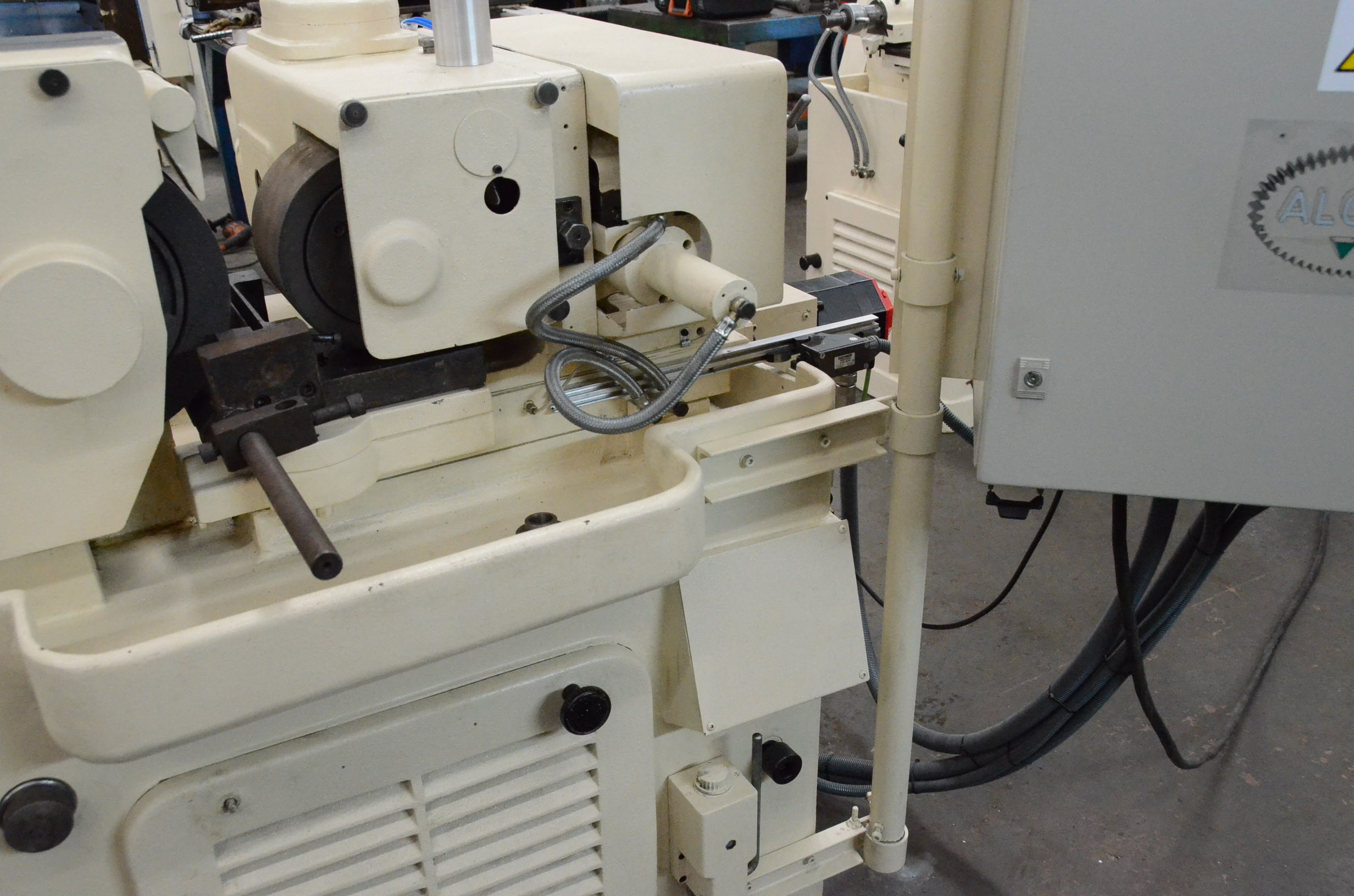 Usado ESTARTA 301 CNC Rectificadoras sin centros #4393