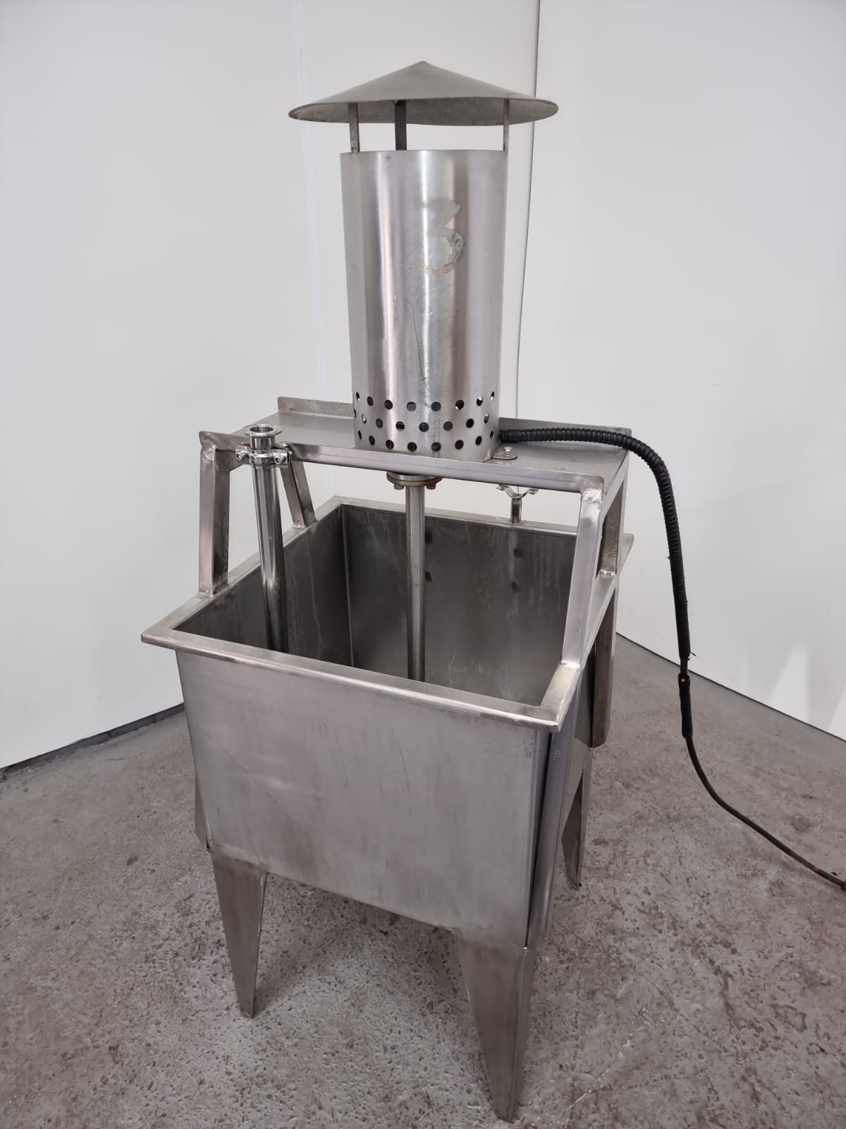 Used Small Holding Tank with Mixer
