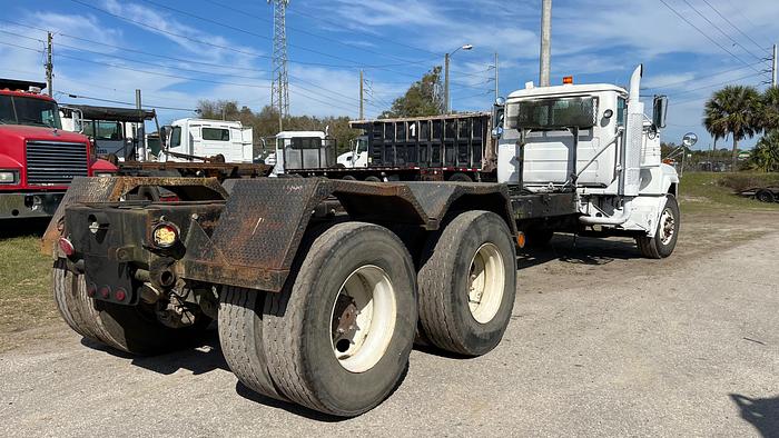 Used 2002 Mack RD688S Tandem-Axle Cab & Chassis