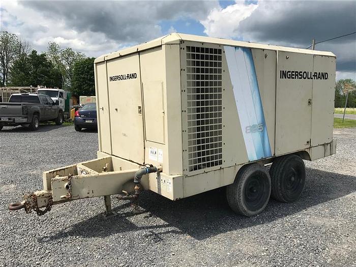 Used 1988 Ingersoll-Rand XP-825-W-CU 825 cfm / 125 psi Air Compressor Towable
