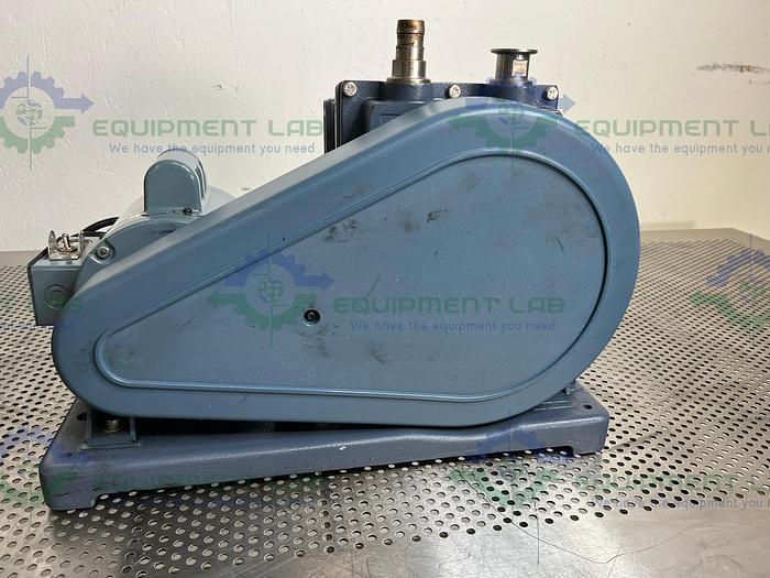 Used Welch  1402 DuoSeal Belt-Driven Rotary Vane Vacuum Pump 115/230V