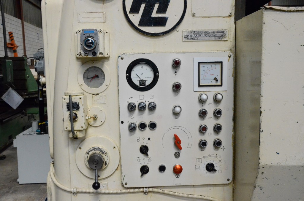 Usado 1966 LIEBHERR L 650 Talladoras de Fresa Madre #4314