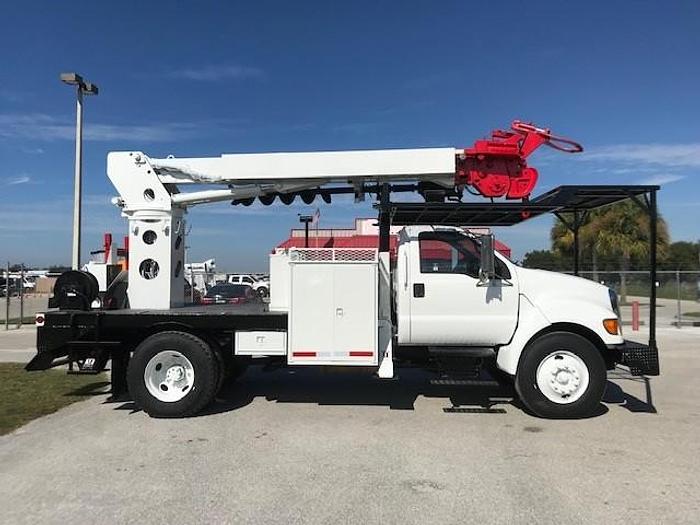 Used 2010 Ford F750 Telelect Commander 4042 Digger Derrick - C76440