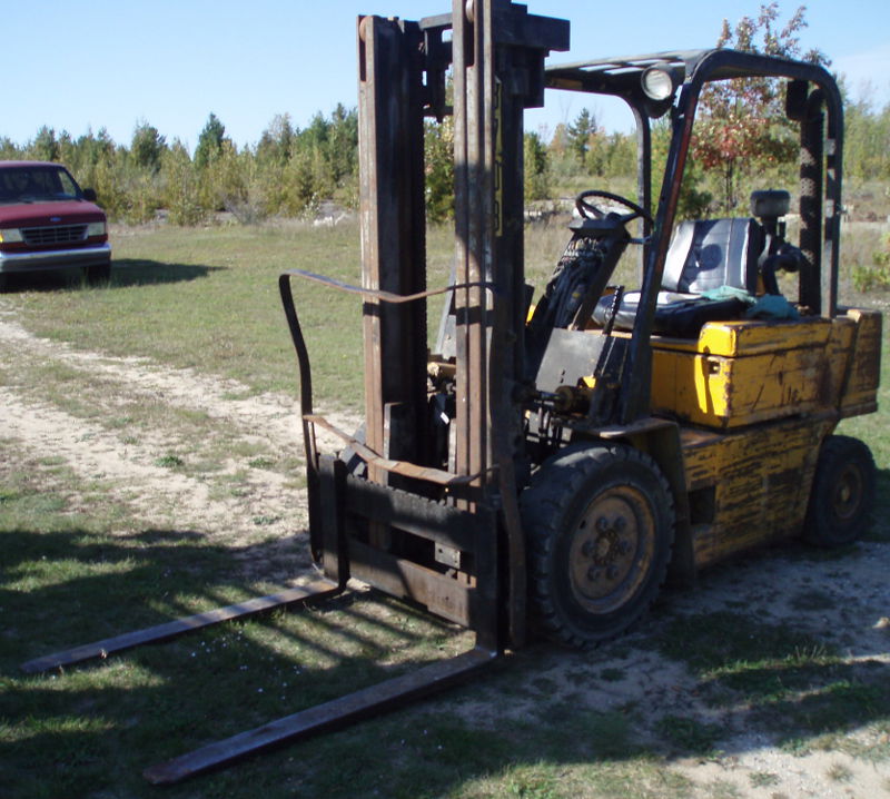 Used 5,000 lb. CATERPILLAR Model V50D Forklift; Pnumatic Tires; Diesel