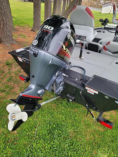 2022 G3 Sportsman 1710 (Charcoal/Red)