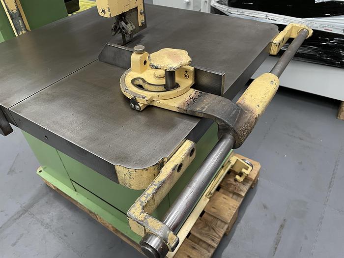 Gebruikt Doall vert.lintzaagmachine