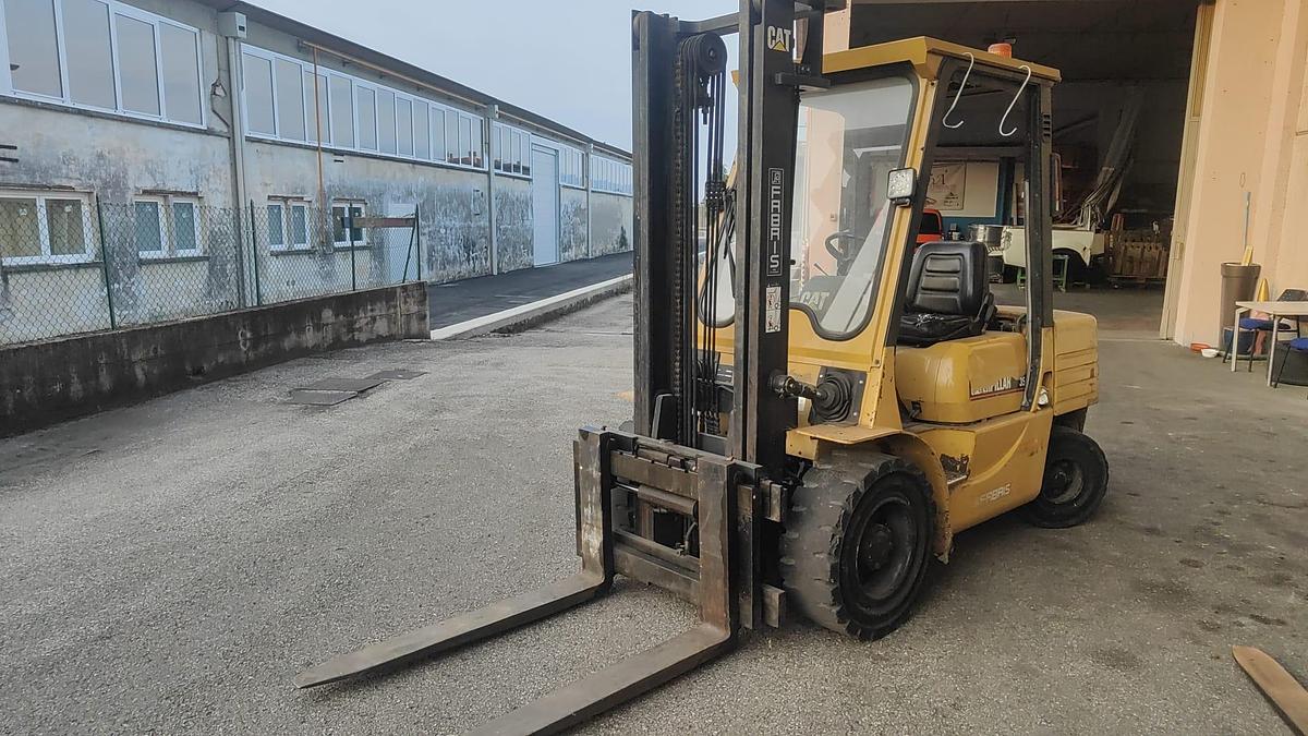 Usato CATERPILLAR - CARRELLO ELEVATORE DIESEL