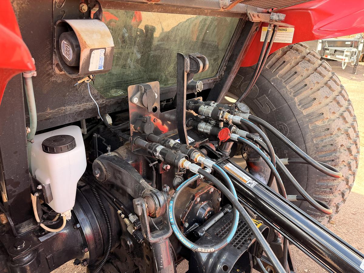 Used 2007 Case Utility Tractor