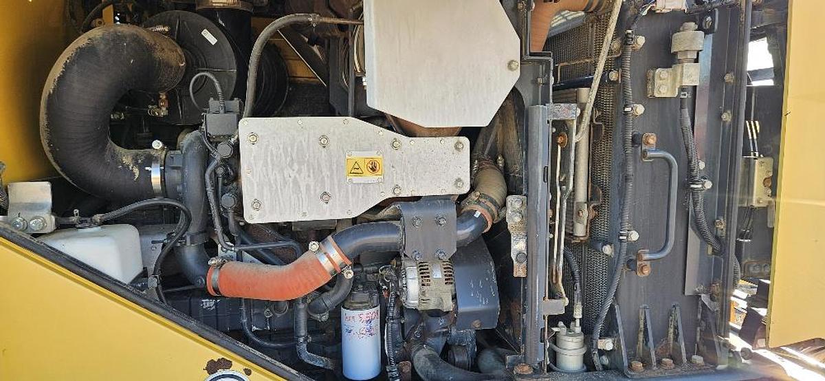 Used 2014 Komatsu WA270-7 Loader | HVAC, Stereo, Ride Control