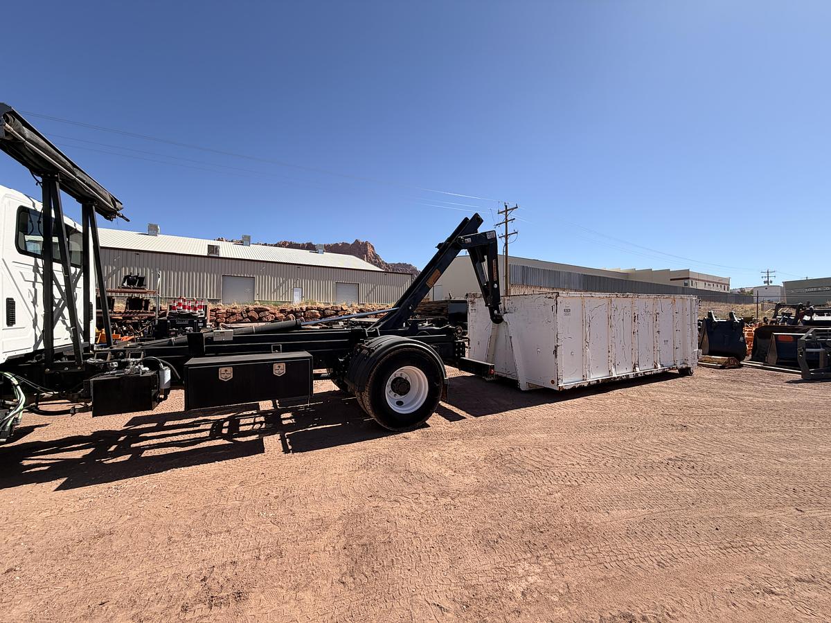 Used 2008 International Hook Truck