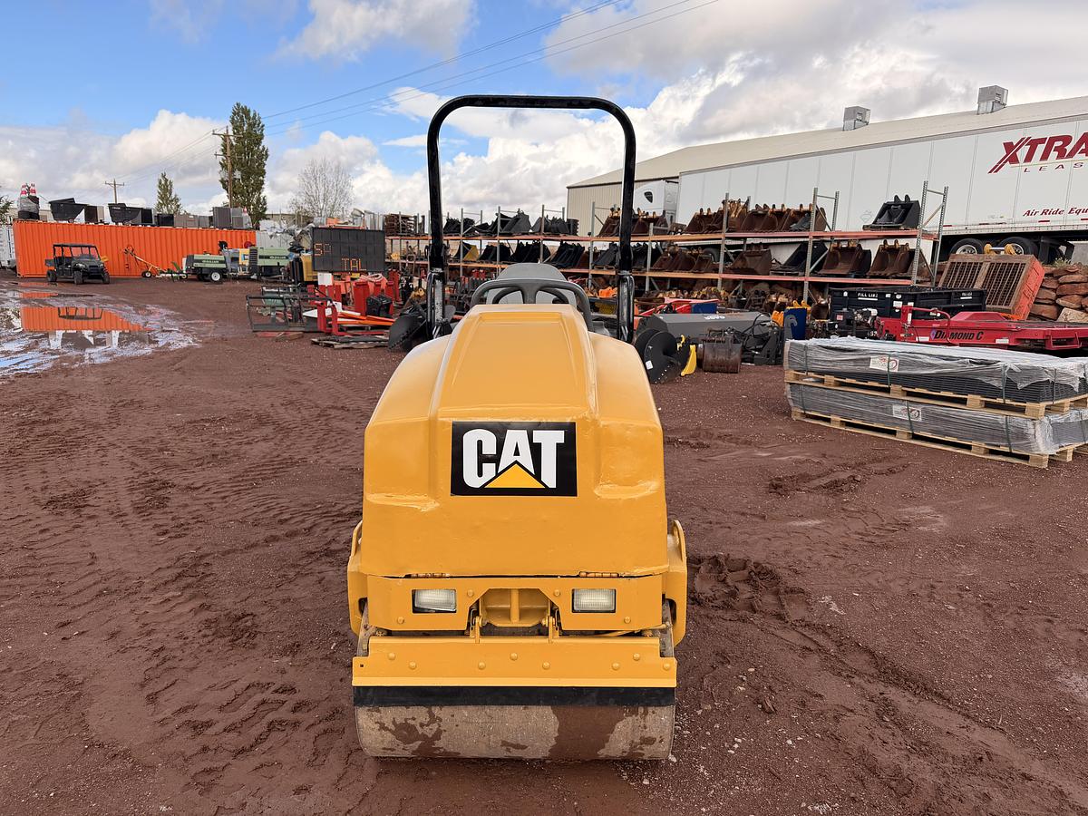 Used 2013 CAT Smooth Drum Roller