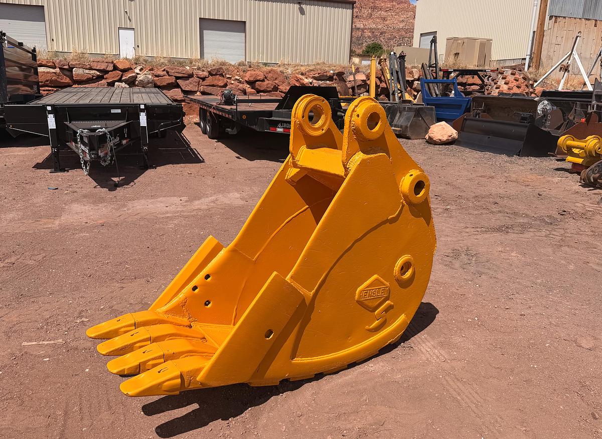 Used 24" Excavator Bucket