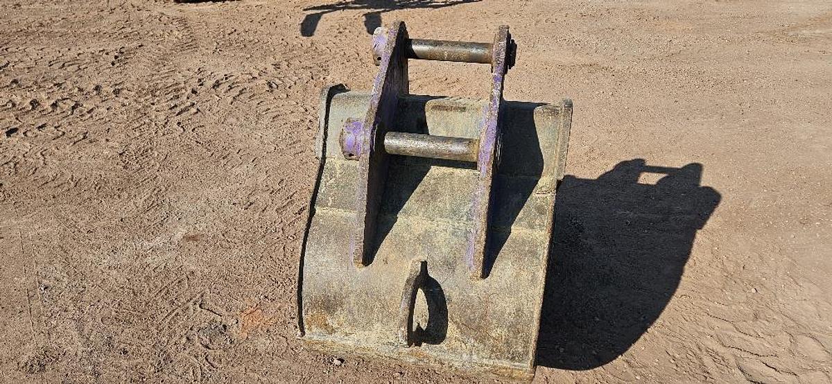 Used 32" Excavator Bucket