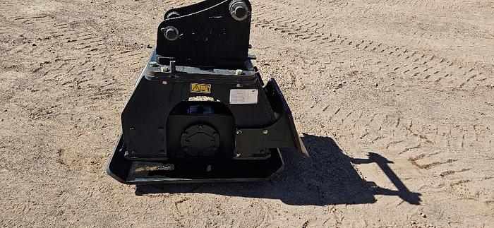 Used CAT Backhoe_Excavator Vibratory Plate