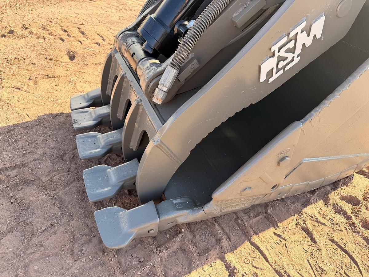 Used Excavator Progressive Link with Cylinder and 37" Bucket