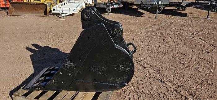 Used 24" Excavator Bucket