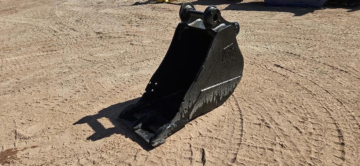 Used 24" Excavator Bucket