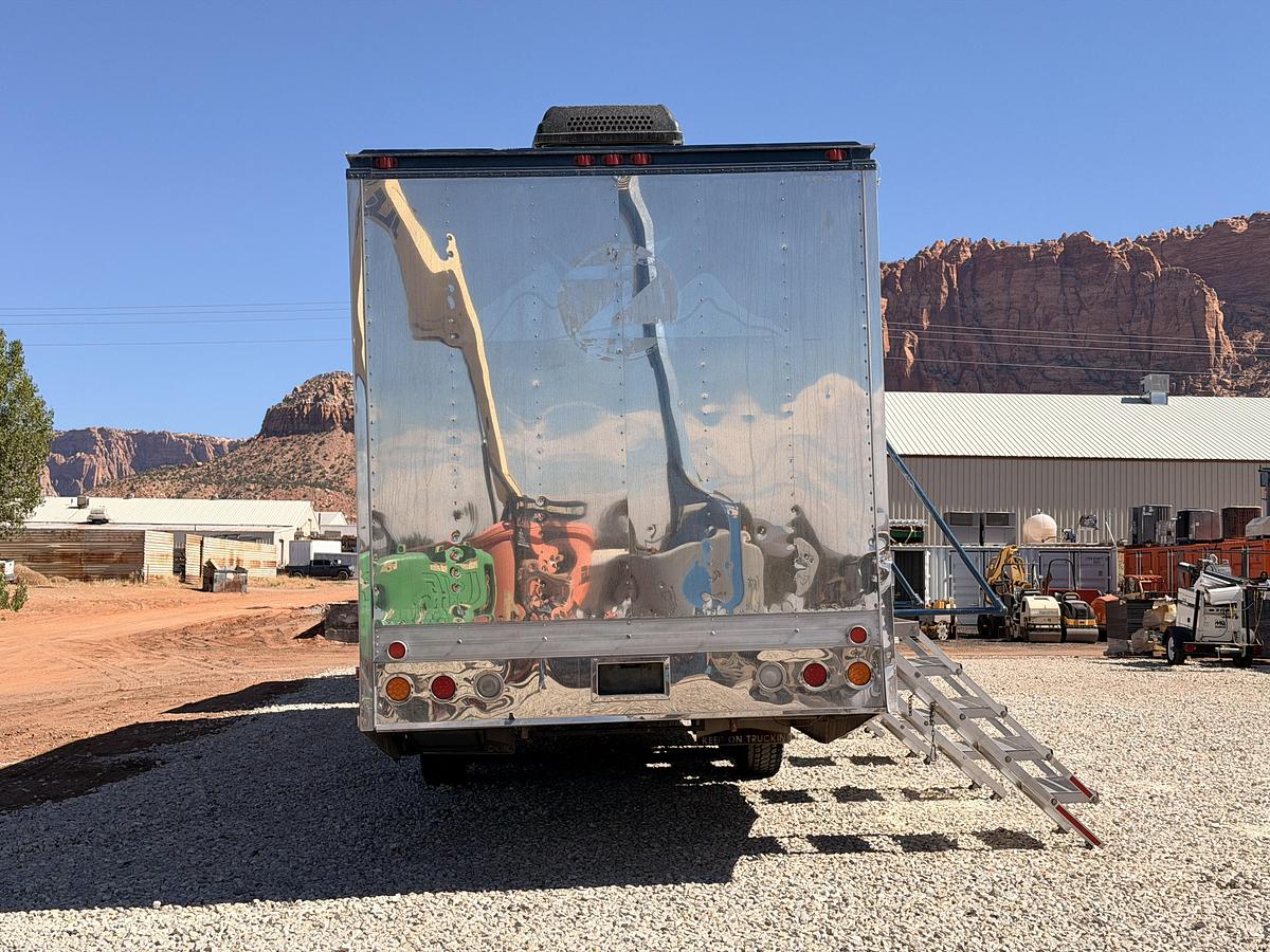 Used 2014 International Changing Room/Restroom Truck