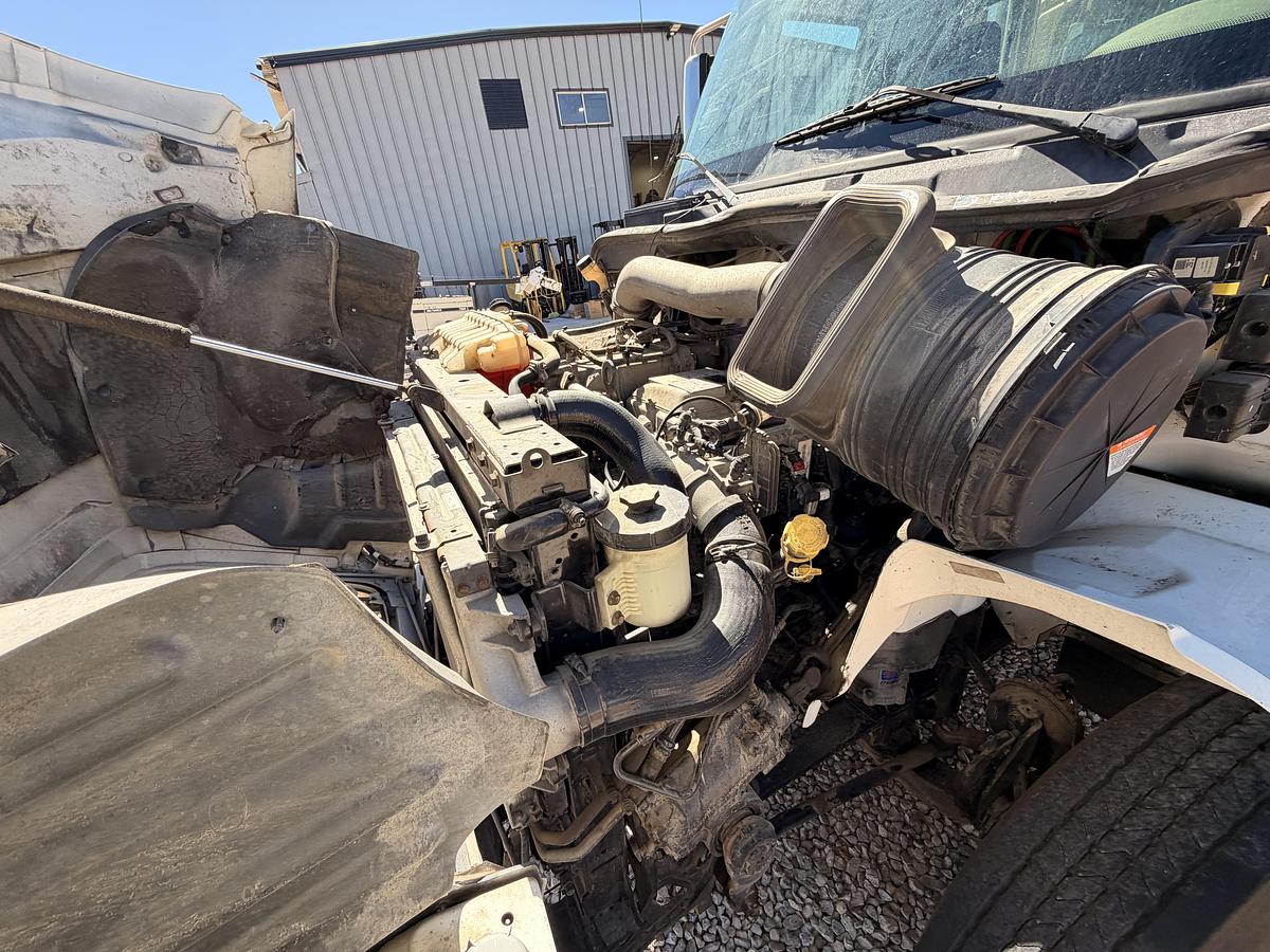 Used 2014 International Changing Room/Restroom Truck