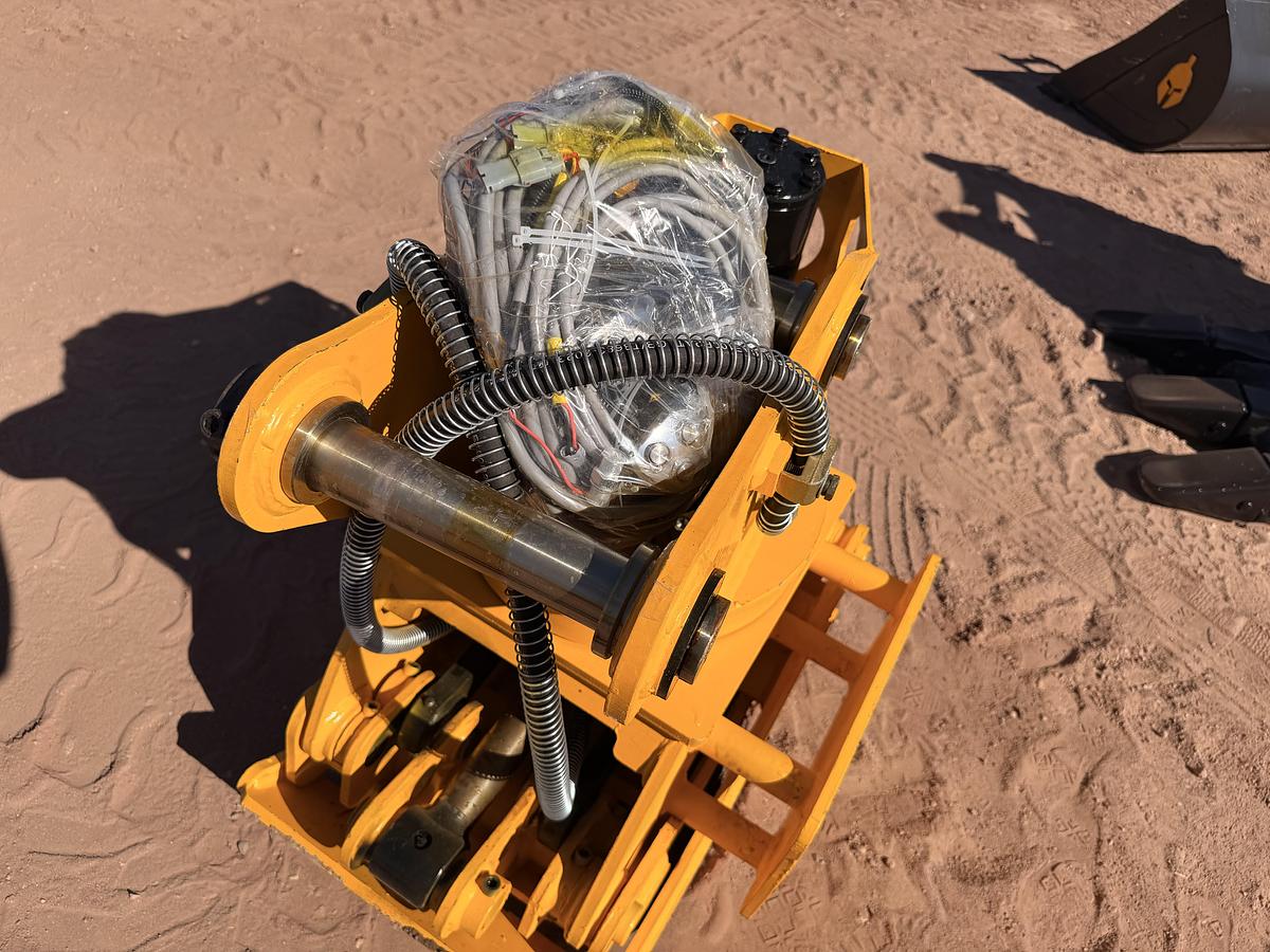 Rotating Excavator Grapple