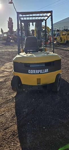 Used Caterpillar DP 40 Pneumatic Tire Forklift