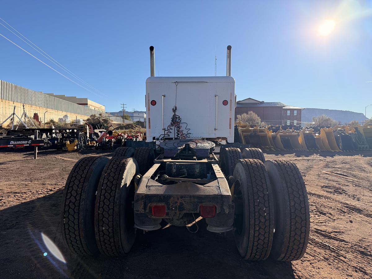 Used 1995 Freightliner FLD120 Truck