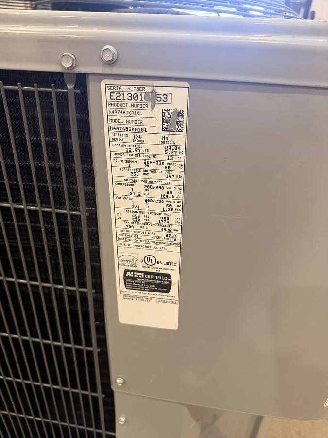 Used DAY & NIGHT 4T 17 SEER A/C UNIT