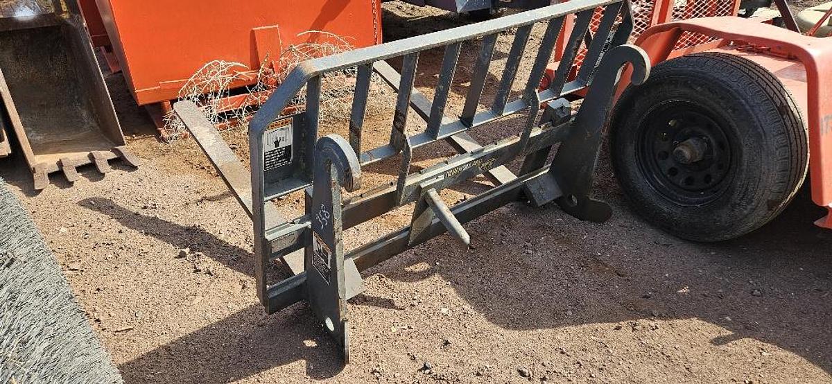 Used 2005 New Holland LV80 Grading Tractor