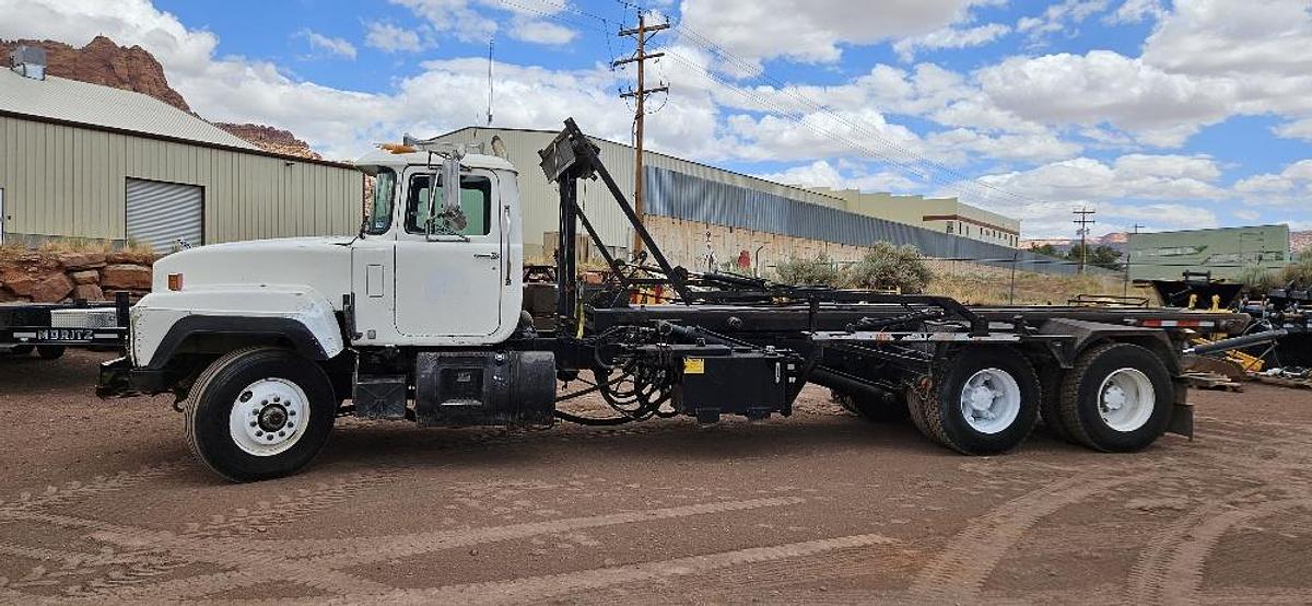 Used Mack Dumpster Truck