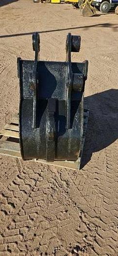 Used 24" Excavator Bucket