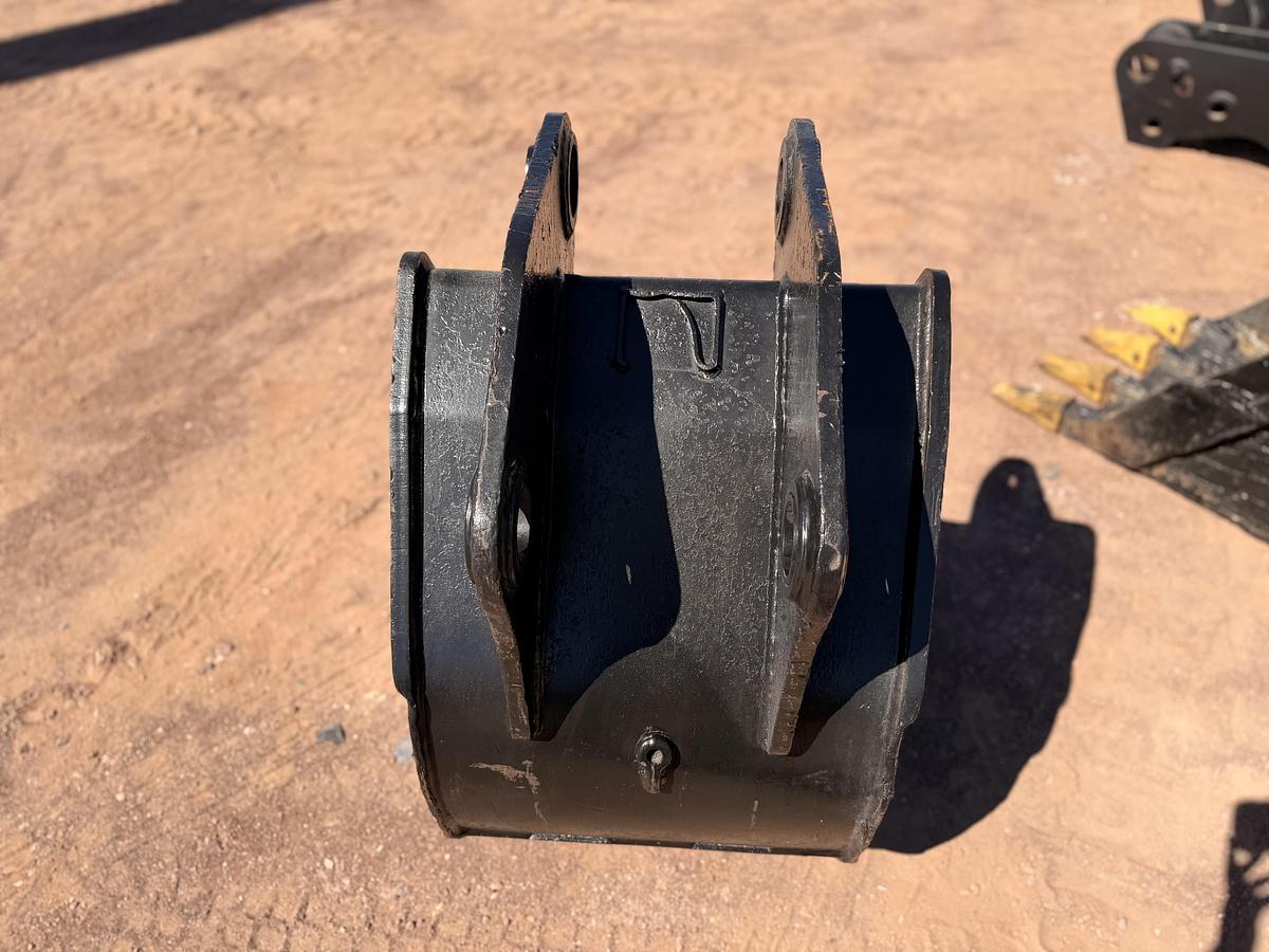 Used 24" Cat Excavator Bucket