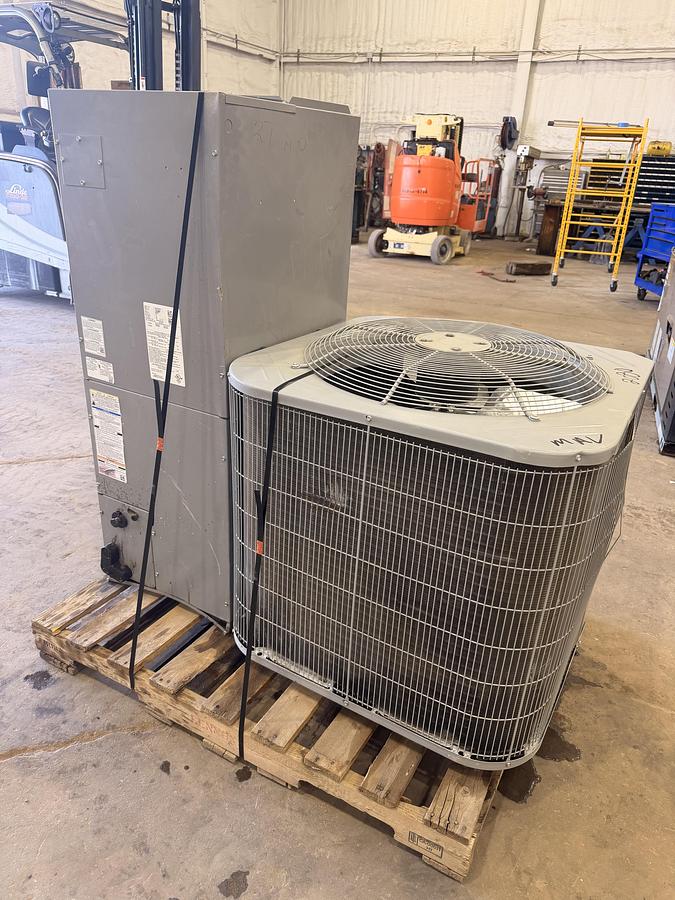 Used 2T 15 SEER A/C UNIT