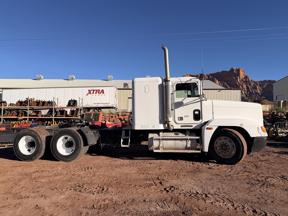 Used 1995 Freightliner FLD120 Truck