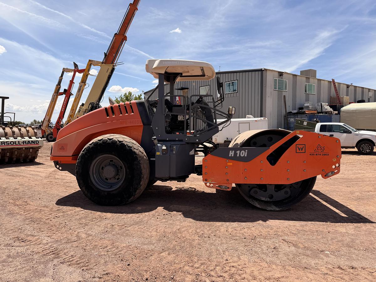 Used 2018 Hamm Smooth Drum Roller