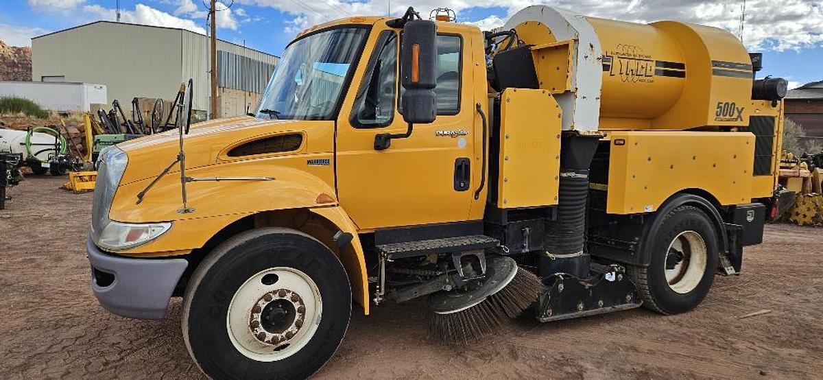 Used 2011 International Sweeper Truck