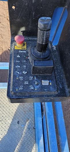 Used 2007 Genie Scissor Lift GS-4390