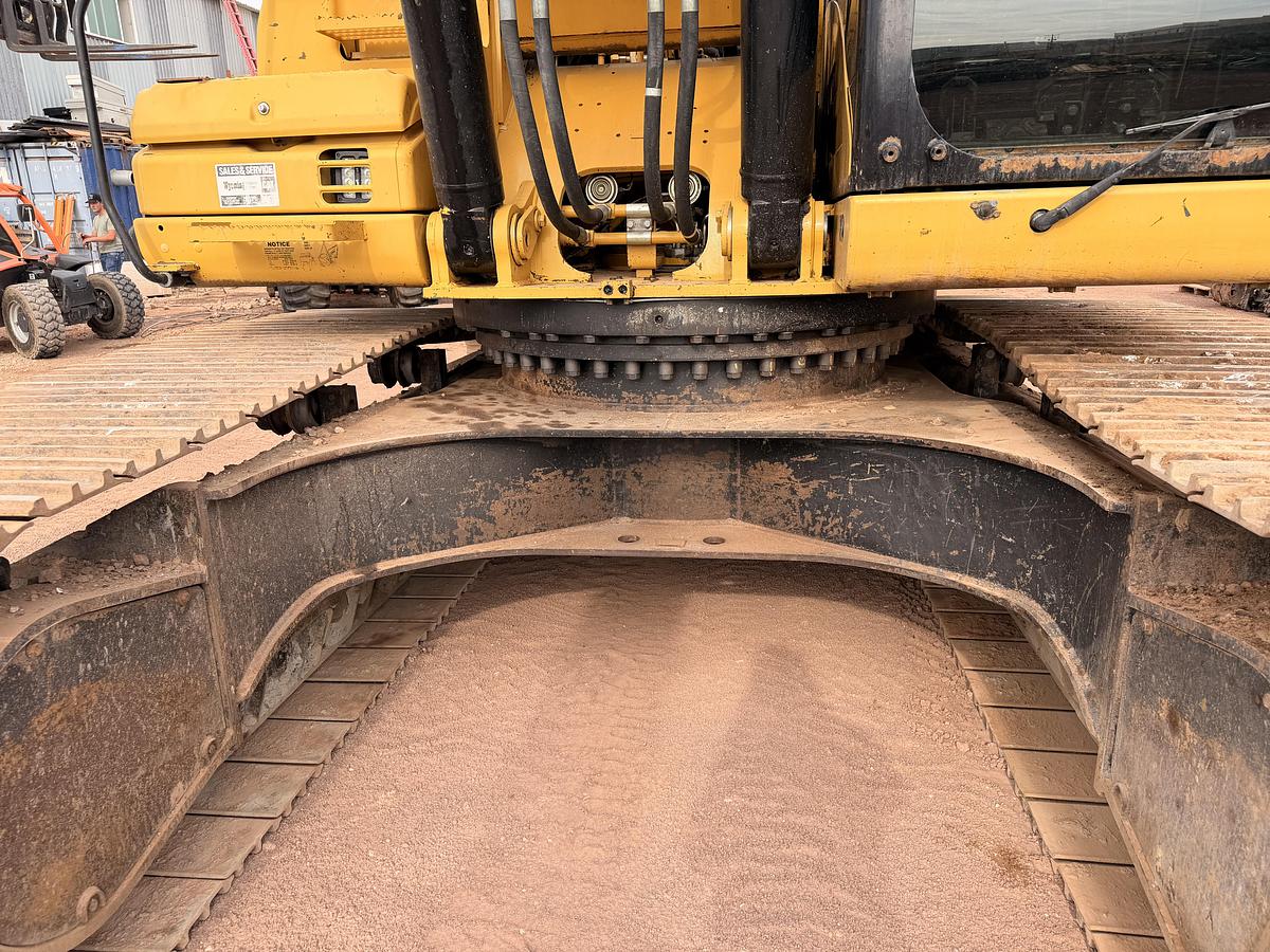Used 2009 CAT 330D Excavator 